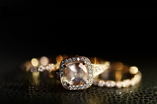 jewels-sparkle-golden-wedding-rings-lying-leather_8353-763-1